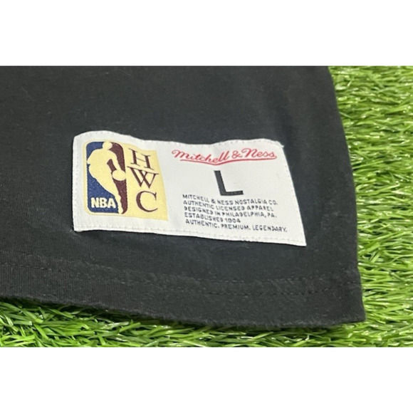 Mitchell & Ness Miami Heat NBA Logo Tee - Size Large - Picture 2 of 11